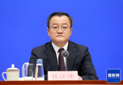 <b>让学生正在出产一线、实正在</b>